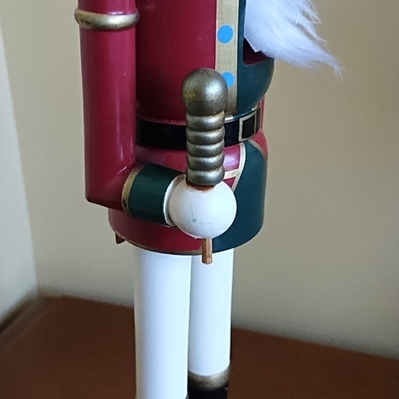 Wood Soldier Nutcracker Guard Uniform Crown 19.5 Inch Red White Green Gold Black - Picture 8 of 8